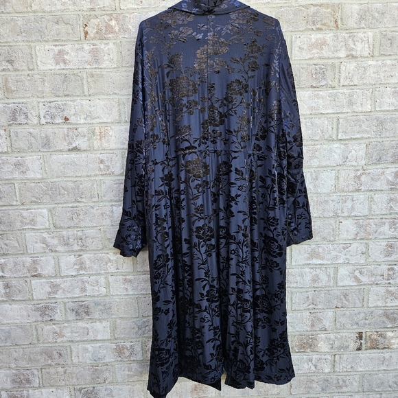 Torrid Festi Burnout Velour Long Sleeve Kimono Size 4/4X Or 26 - Picture 9 of 12
